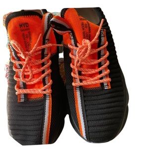 NWOT Mens Running Shoes